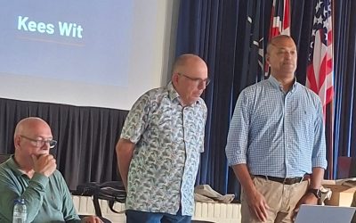 Kees Wit, 14 jr secretaris COM NL treedt af en wordt benoemd als erelid.